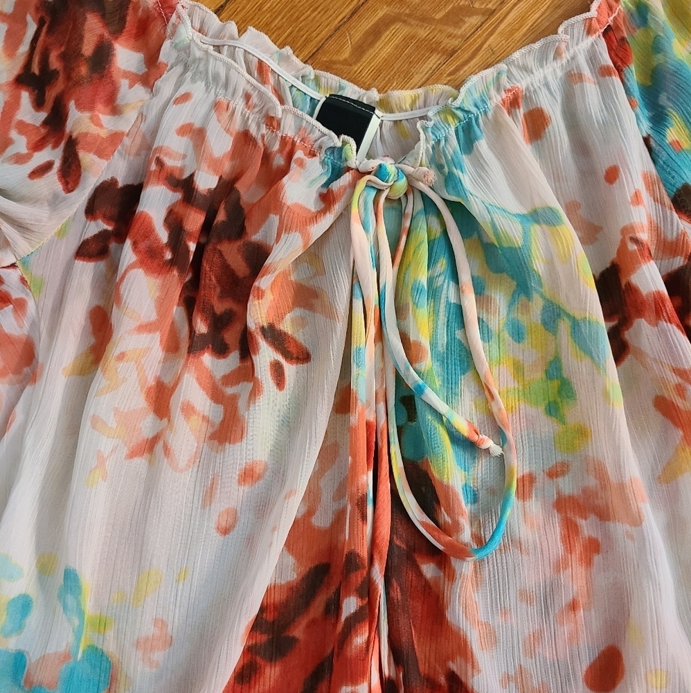 Ladies print sheer top Hp🔥🔥 - Picture 3 of 4